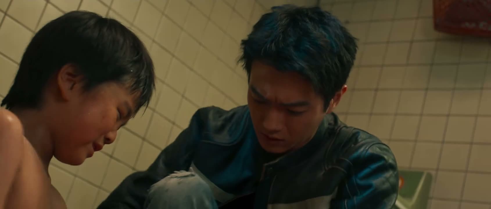 他说借给他看一眼