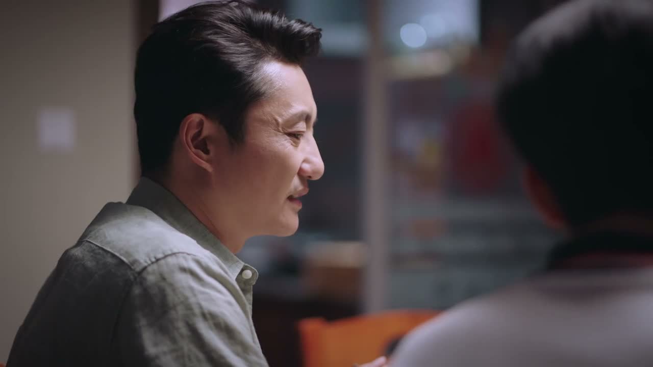 行了 行了 行了 少说两句