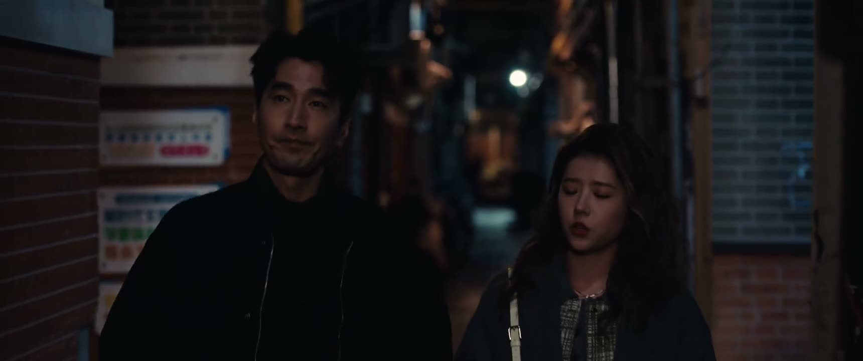 而且宣传策略 是直接对标了闪灵骑士
