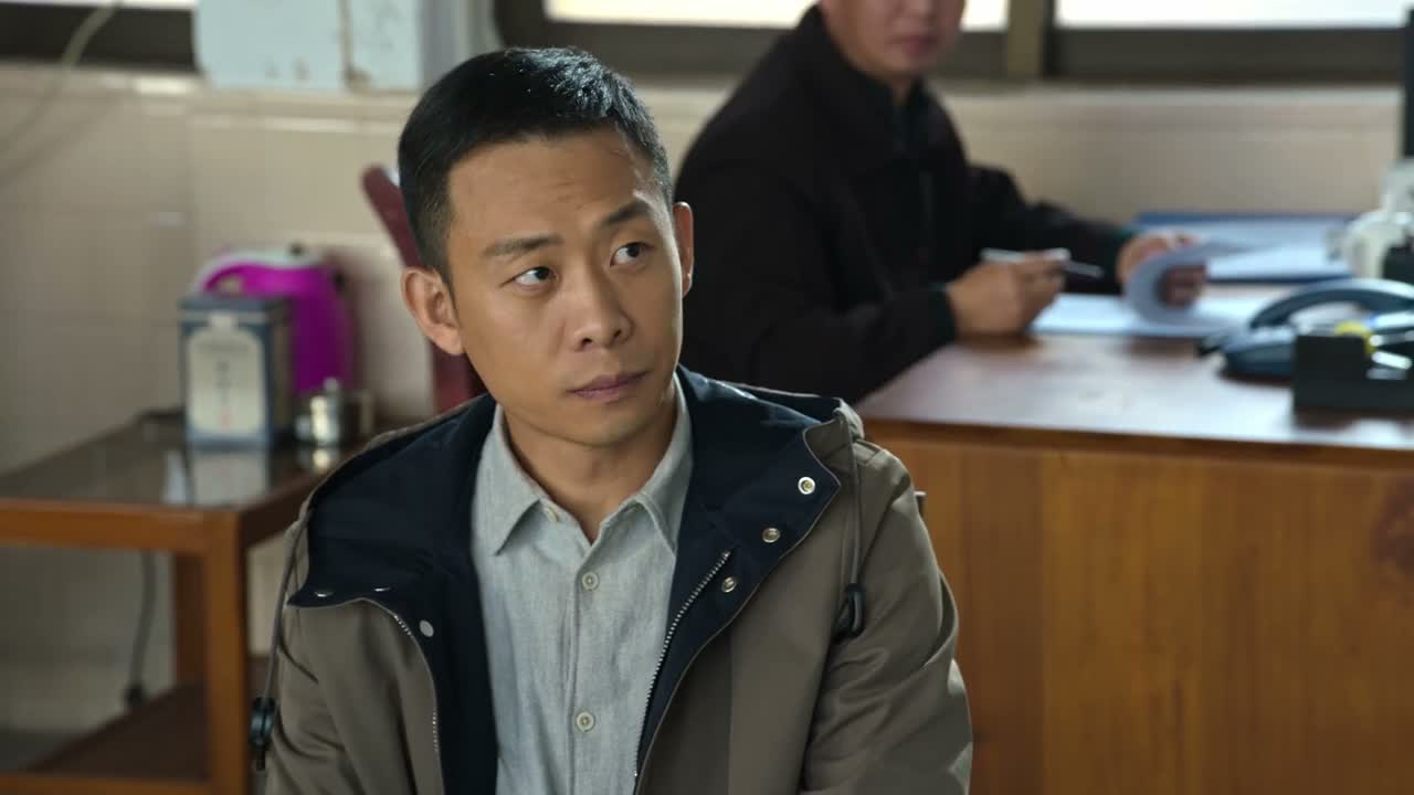 你们不敢动他 你们是一伙的
