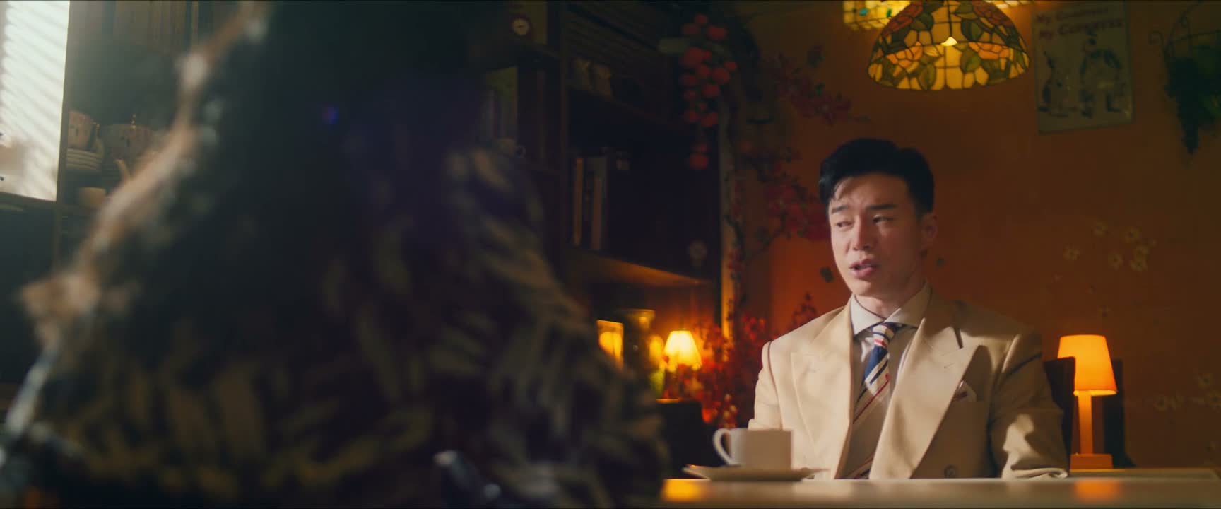 留在他身边的人 自然得查个仔细啊