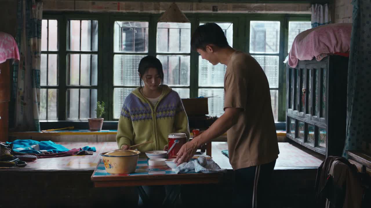 这雨怎么忽大忽小的
