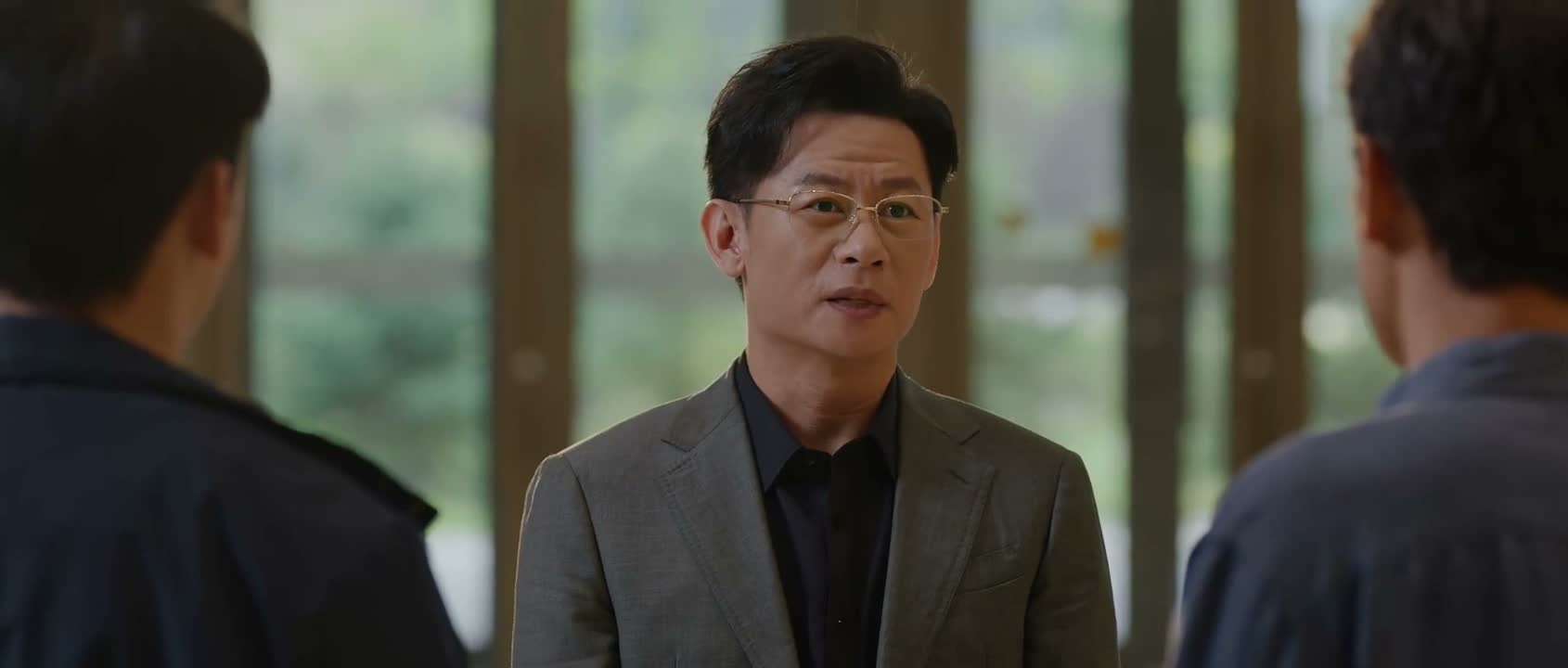 你们大庭广众地把广才带走