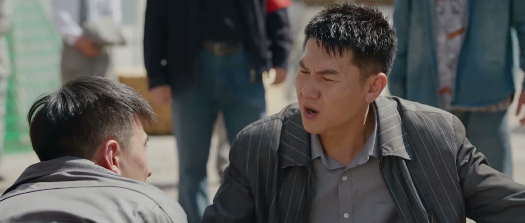 你这不是让我们兄弟俩为难吗