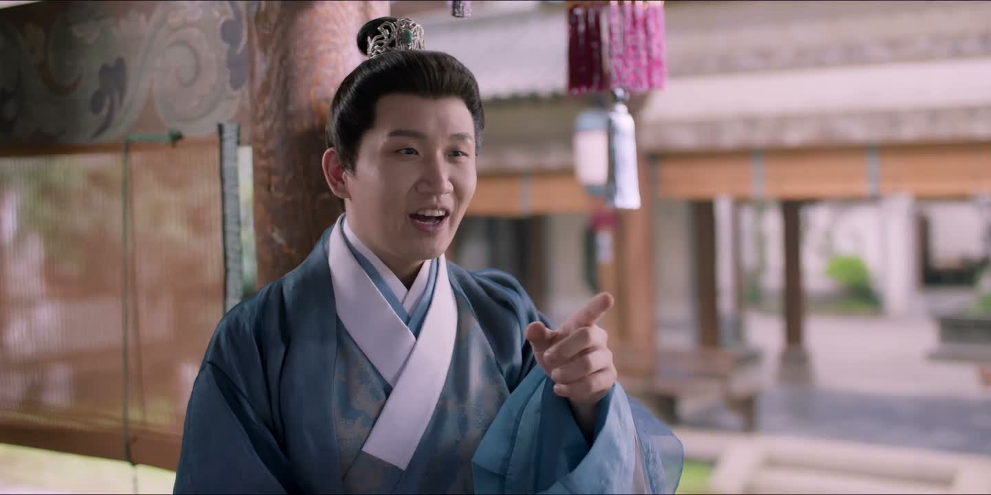 好一个美人含嗔 你给我走开