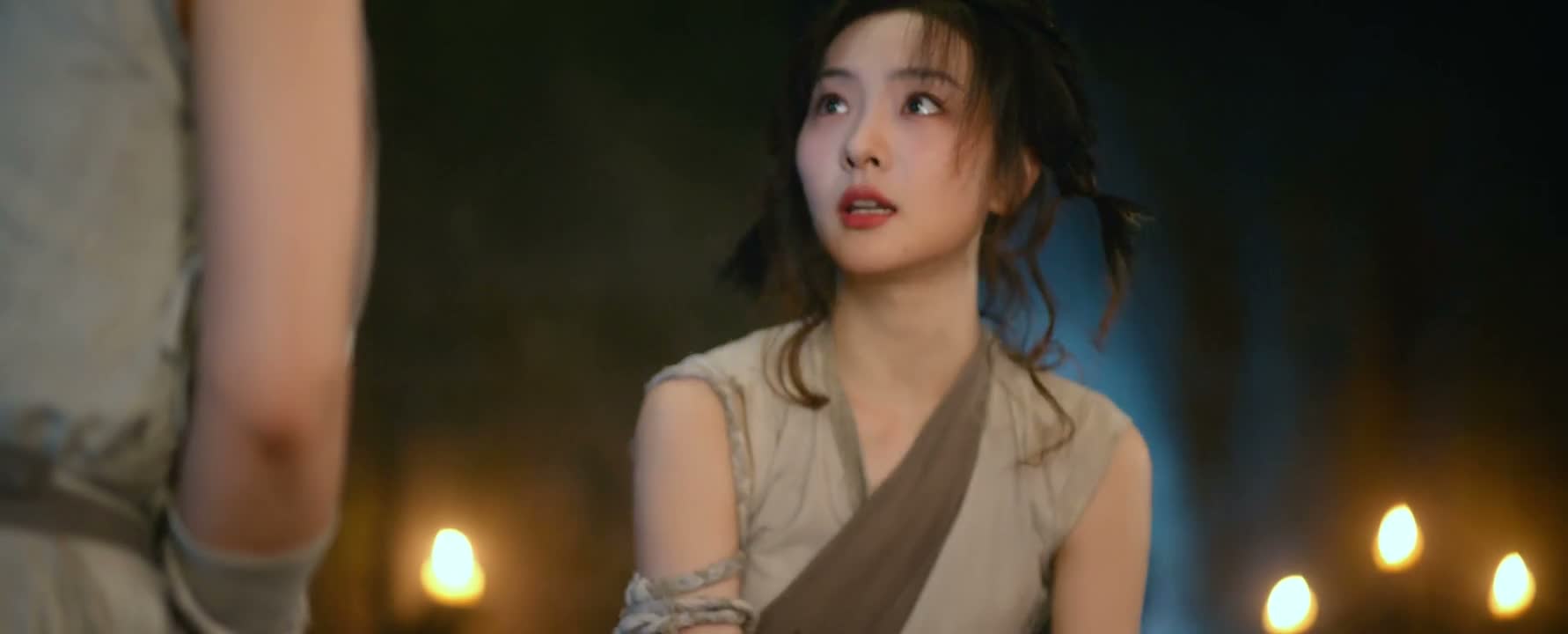 本就是一条绳上的蚂蚱