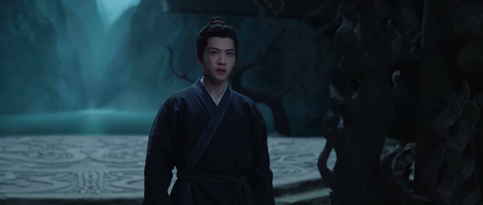 身在羽化池畔