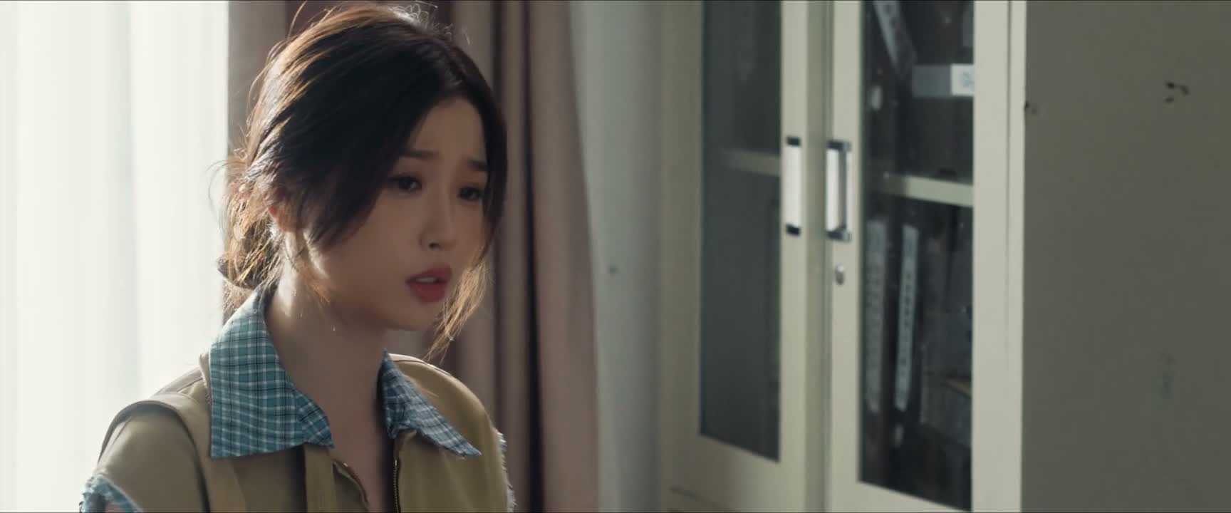 到底是谁鬼鬼祟祟的