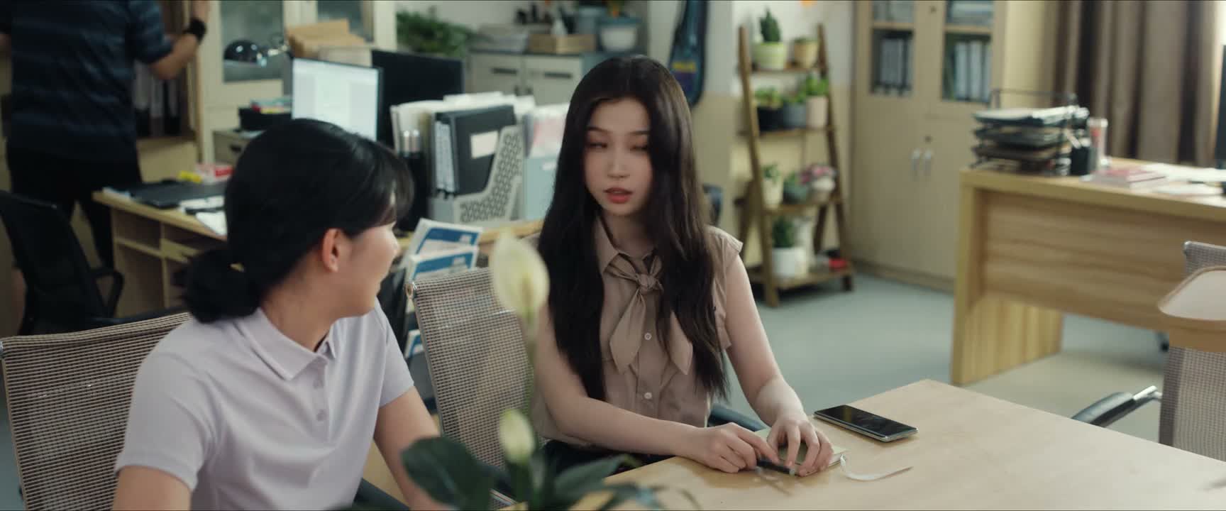我带了一些零食 大家一起吃