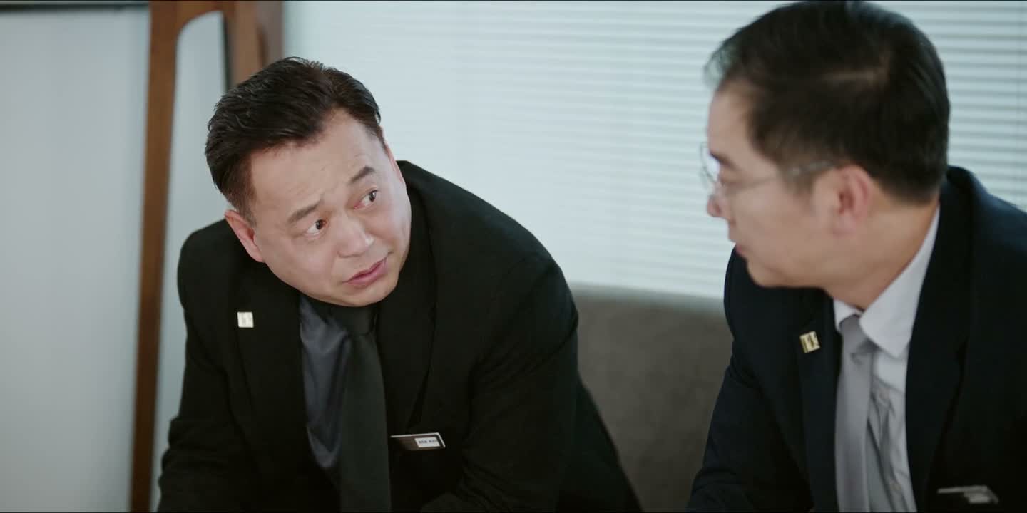她不会是纪封的人吧