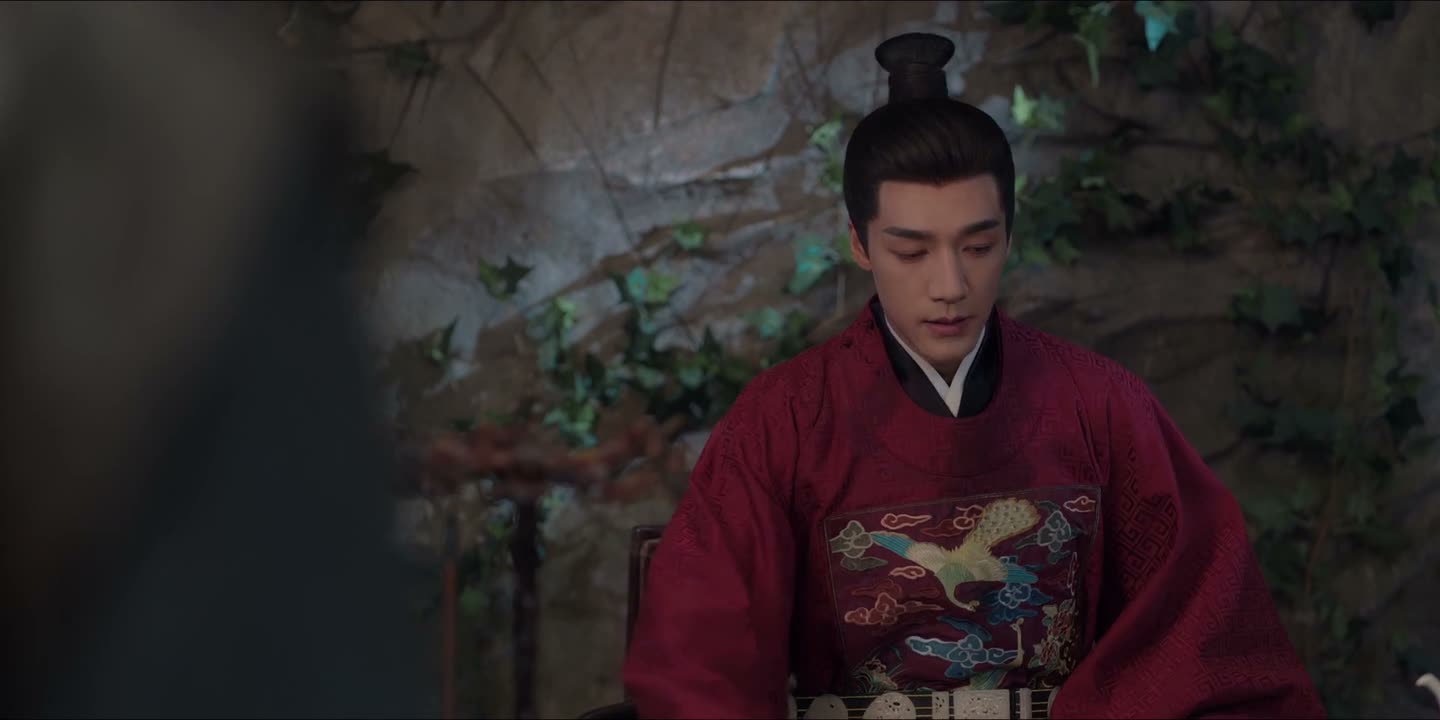 她才不会为了我 不吃不喝呢