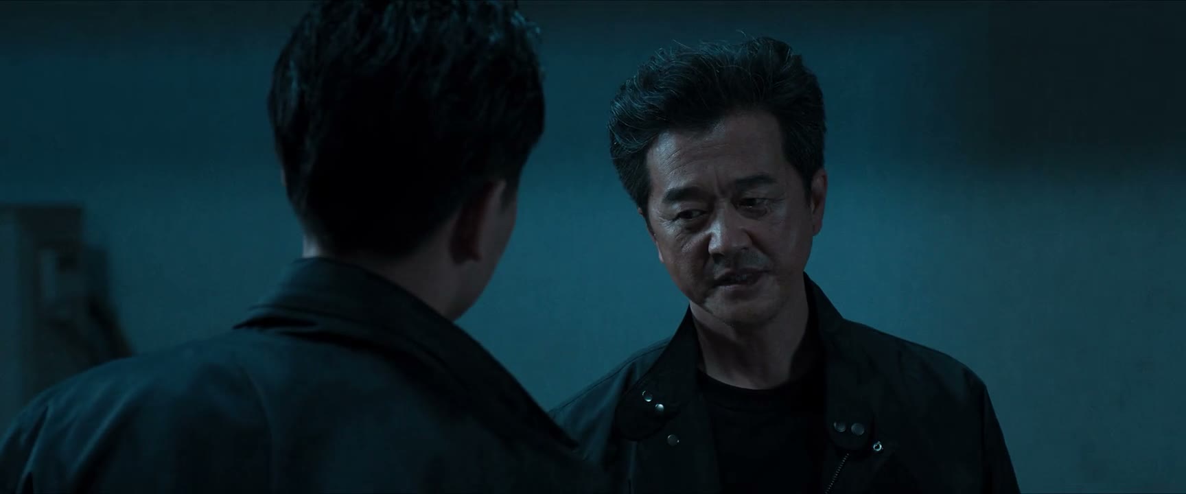 你不是能搞定你这些手下吗 大意了吧 所以啊