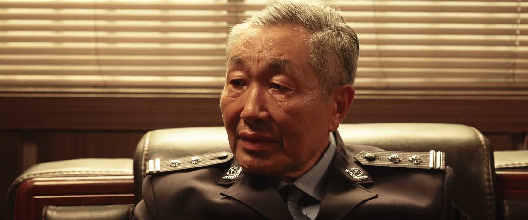 他身上有一种 隐忍的狠劲儿